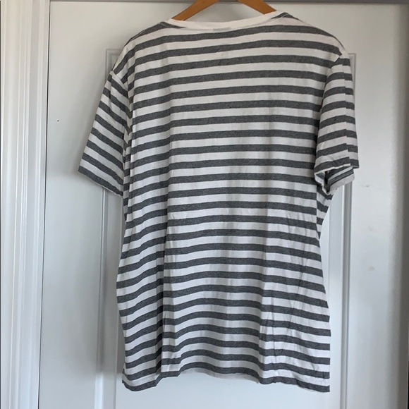 H&M Tee - Picture 2 of 3